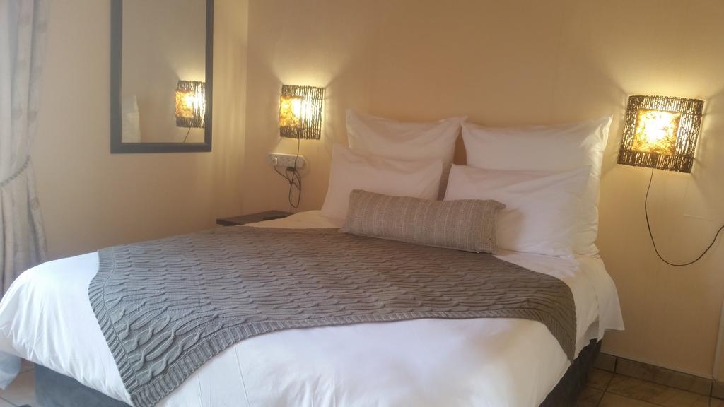 African Phoenix Guest Lodge Johannesburg Exterior foto