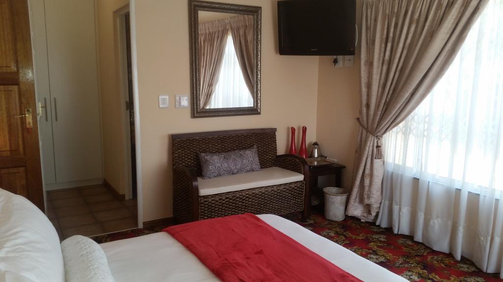 African Phoenix Guest Lodge Johannesburg Exterior foto